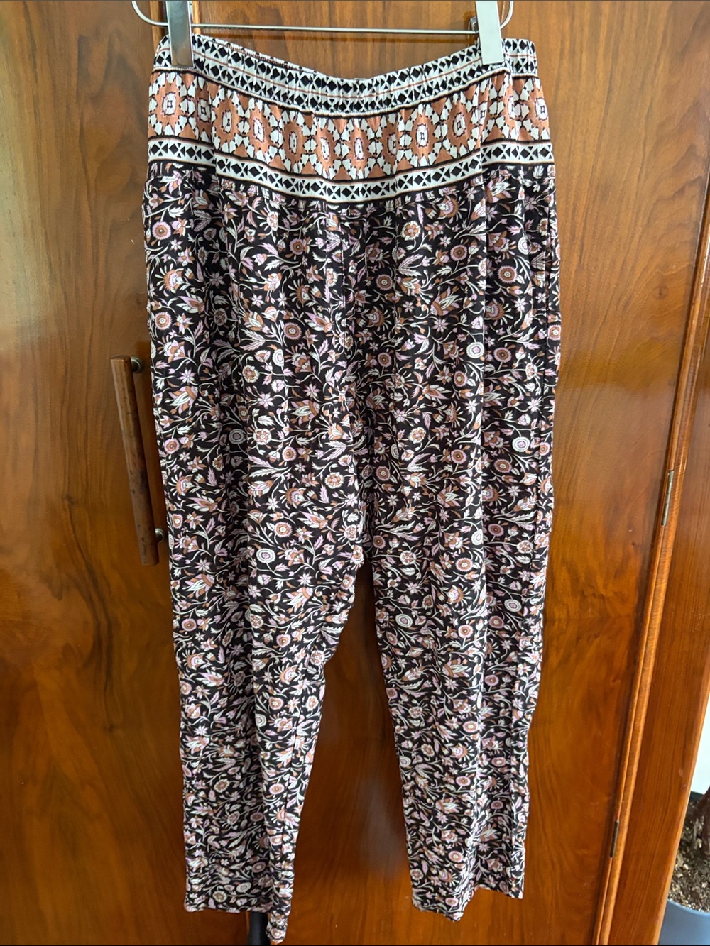 XiRENA cotton Floral Ankle Pants in Floral sz M